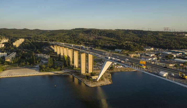 Opération logistique insolite sur le pont de « l’autoroute du littoral »