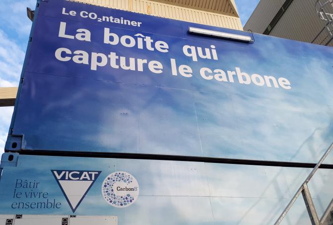 CO2ntainer: the box that captures carbon